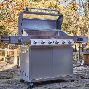 Here is the optimized SEO meta description:

"Experience the perfect blend of power and convenience with Monument Grills' 6-Burner Convertible Natural Gas Smart BBQ Grill, featuring stainless steel construction and a Denali 605 design. Includes a matching BBQ cover for added protection."