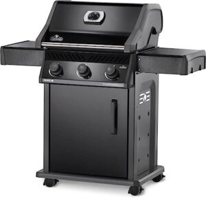 Get sizzling results with the Rogue 425 Propane Gas Grill, featuring 3 burners and durable black construction. Perfect for outdoor cooking enthusiasts, this grill offers great value at a discounted price.