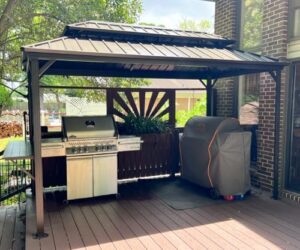 "Transform your patio into a perfect outdoor space with this durable Purple Leaf gazebo featuring a metal roof and 2 side shelves, ideal for alfresco dining and entertaining. Perfect for BBQs and shade!"