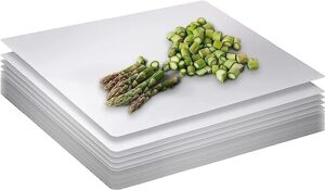 Discover the convenience of Crown's 400-count disposable cutting boards for your kitchen. Perfectly sized at 10x13.5 inches, these flexible sheets are recyclable and ideal for daily use.