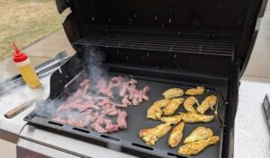 Upgrade your kitchen with the Full Size Griddle with Handles for Kitchen Aid and Nexgrill, featuring carbon steel and non-stick coating. Perfect replacement insert for KitchenAid 750-0780, 720-0709B, and more!