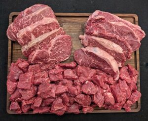 Experience the rich flavor of hand-trimmed beef steaks with our Meat N Bone Everyday Bundle. Enjoy 5 Entrecôte, 5 Petit New York Strip Steaks, and 5 Filet Mignon Cubes for grilling, pan searing, or BBQ. Perfect for steak lovers!