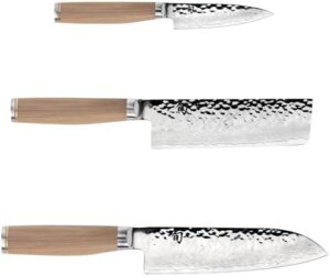 Discover the Premier Blonde 3 Piece Japan Starter Set, featuring handcrafted knives with VG-MAX core and Damascus stainless steel cladding, perfect for any kitchen. Get ready to cook up a storm!