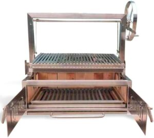 Discover the perfect outdoor cooking experience with this stainless steel BBQ featuring a rotisserie spit and Argentine grill grates. Perfect for Santa Maria-style cooking, this durable #430 body and #304 grate combo is built to last.