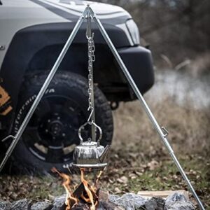 Cook up a feast anywhere with the Petromax Outdoor Cooking Tripod, featuring a variable length chain for hanging barbeque grates or Dutch ovens. Durable steel construction and adjustable legs ensure stability on any terrain.